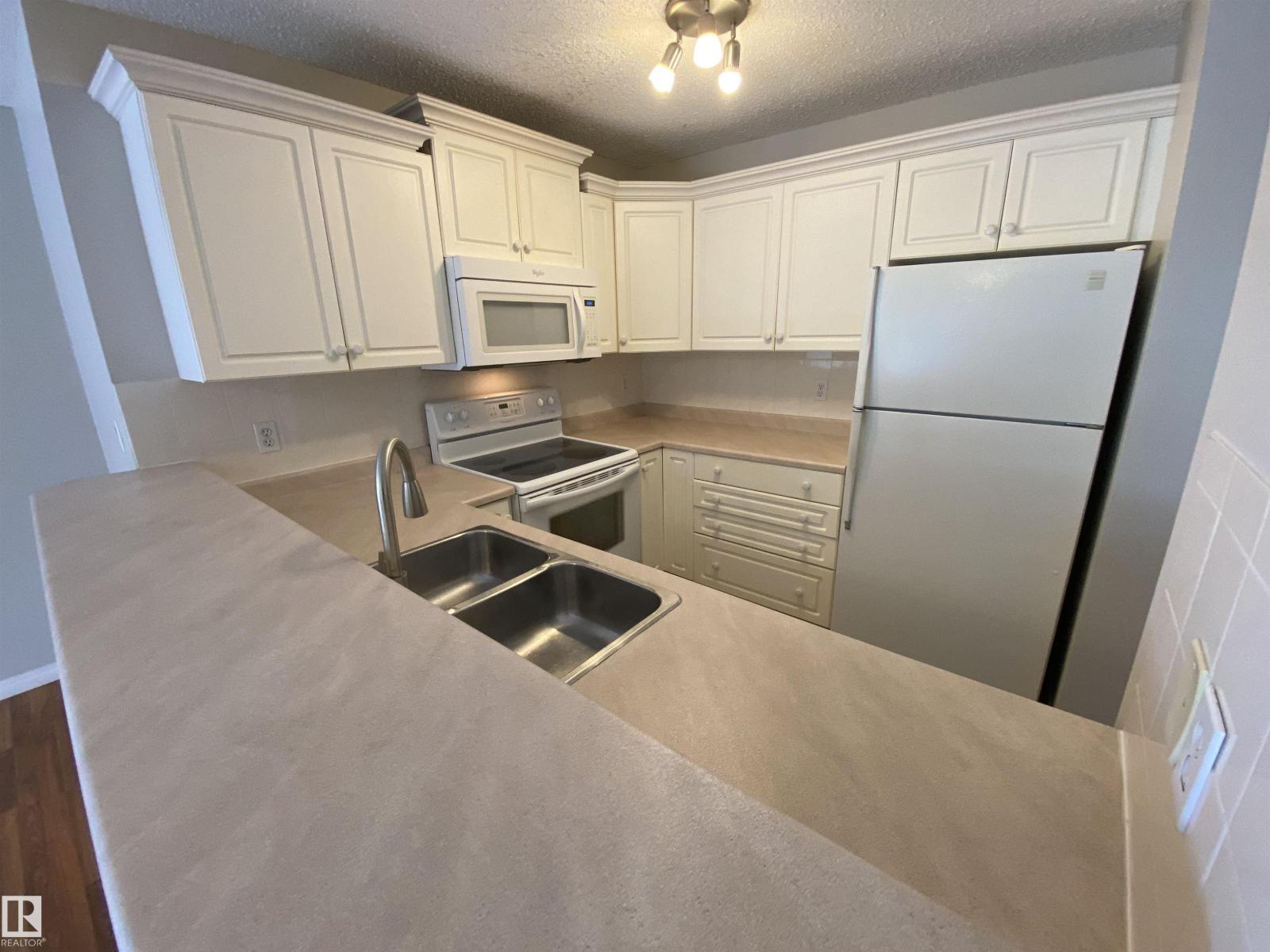 Photo 12 of 304 6210 101 Av Nw, Edmonton AB