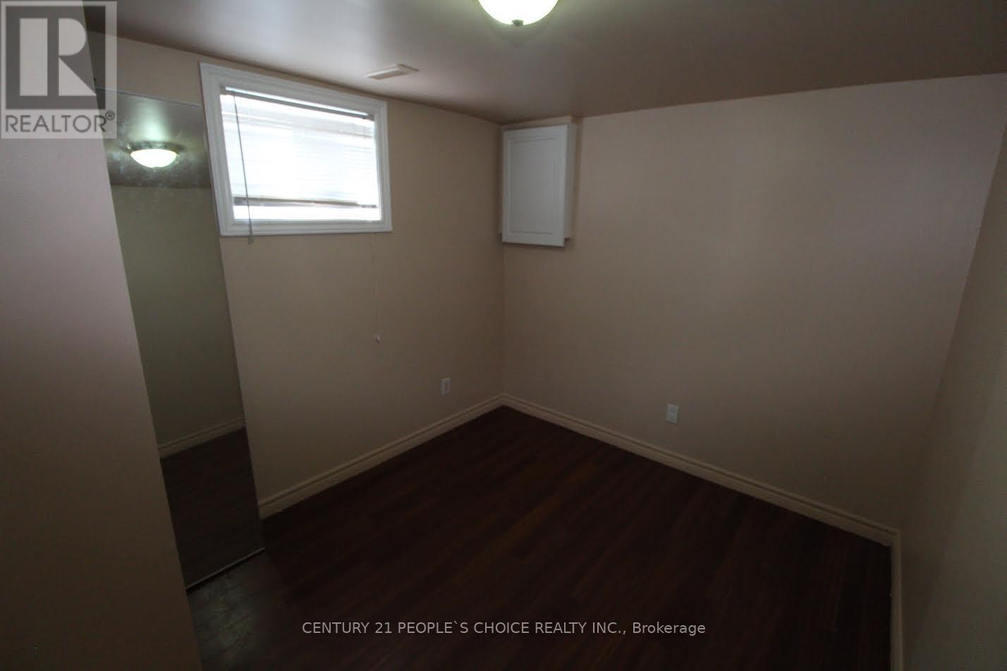 Photo 7 of 477 Silverstone Drive E, Toronto ON
