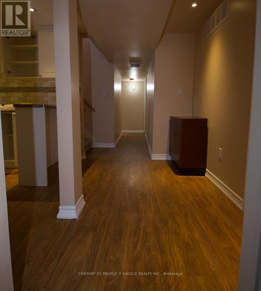 Photo 8 of 477 Silverstone Drive E, Toronto ON