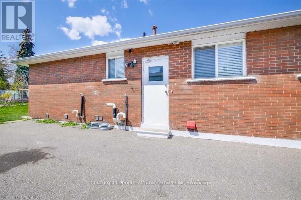Photo 11 of 477 Silverstone Drive E, Toronto ON