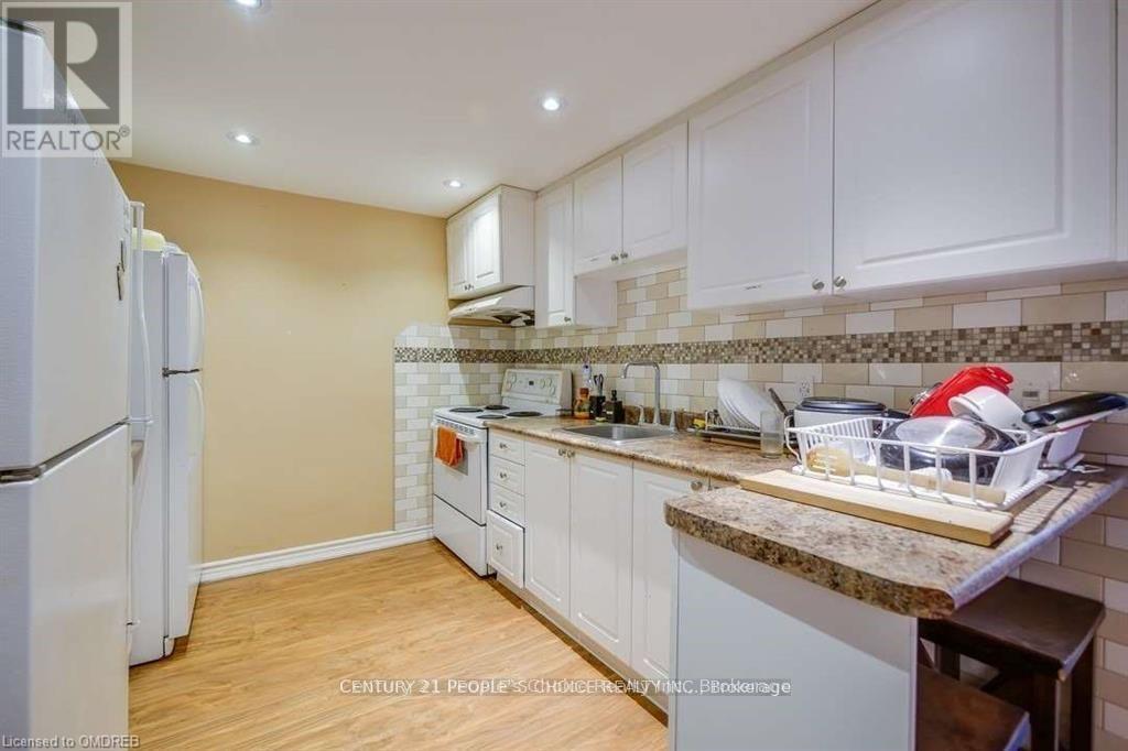 Photo 12 of 477 Silverstone Drive E, Toronto ON