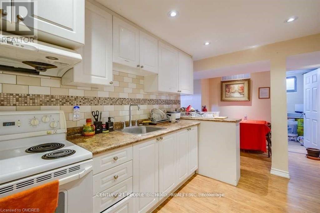 Photo 4 of 477 Silverstone Drive E, Toronto ON
