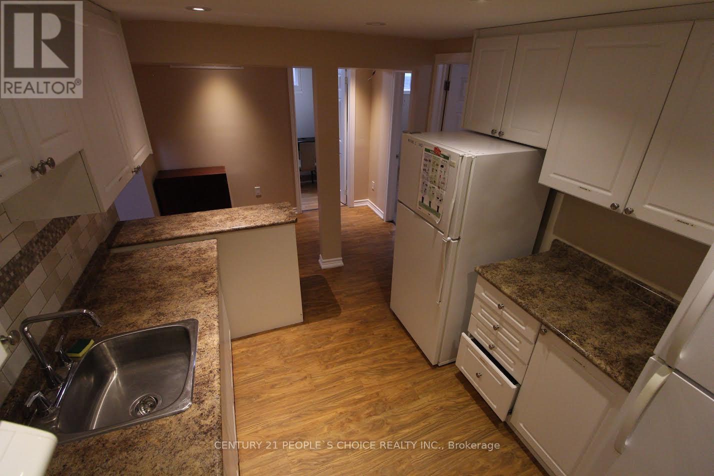 Photo 3 of 477 Silverstone Drive E, Toronto ON