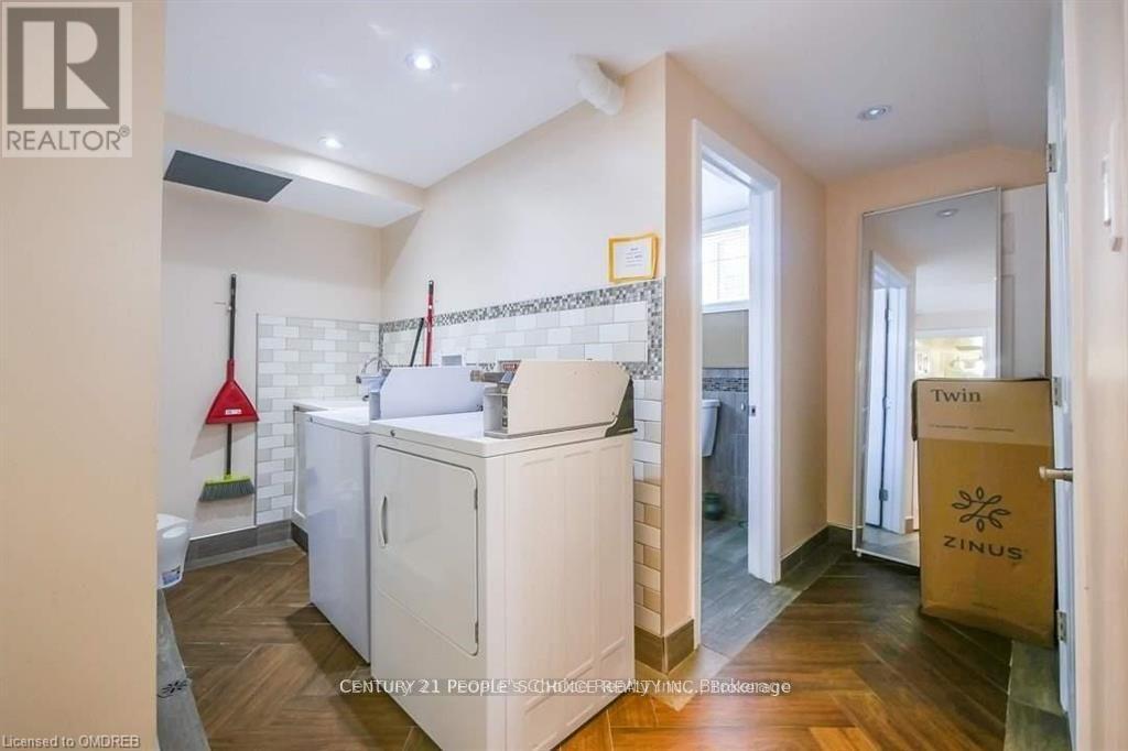 Photo 10 of 477 Silverstone Drive E, Toronto ON
