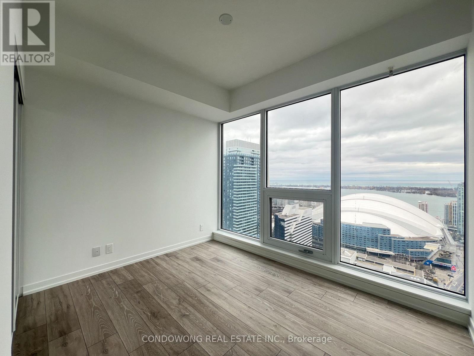 Photo 10 of 4202 55 Mercer Street, Toronto ON