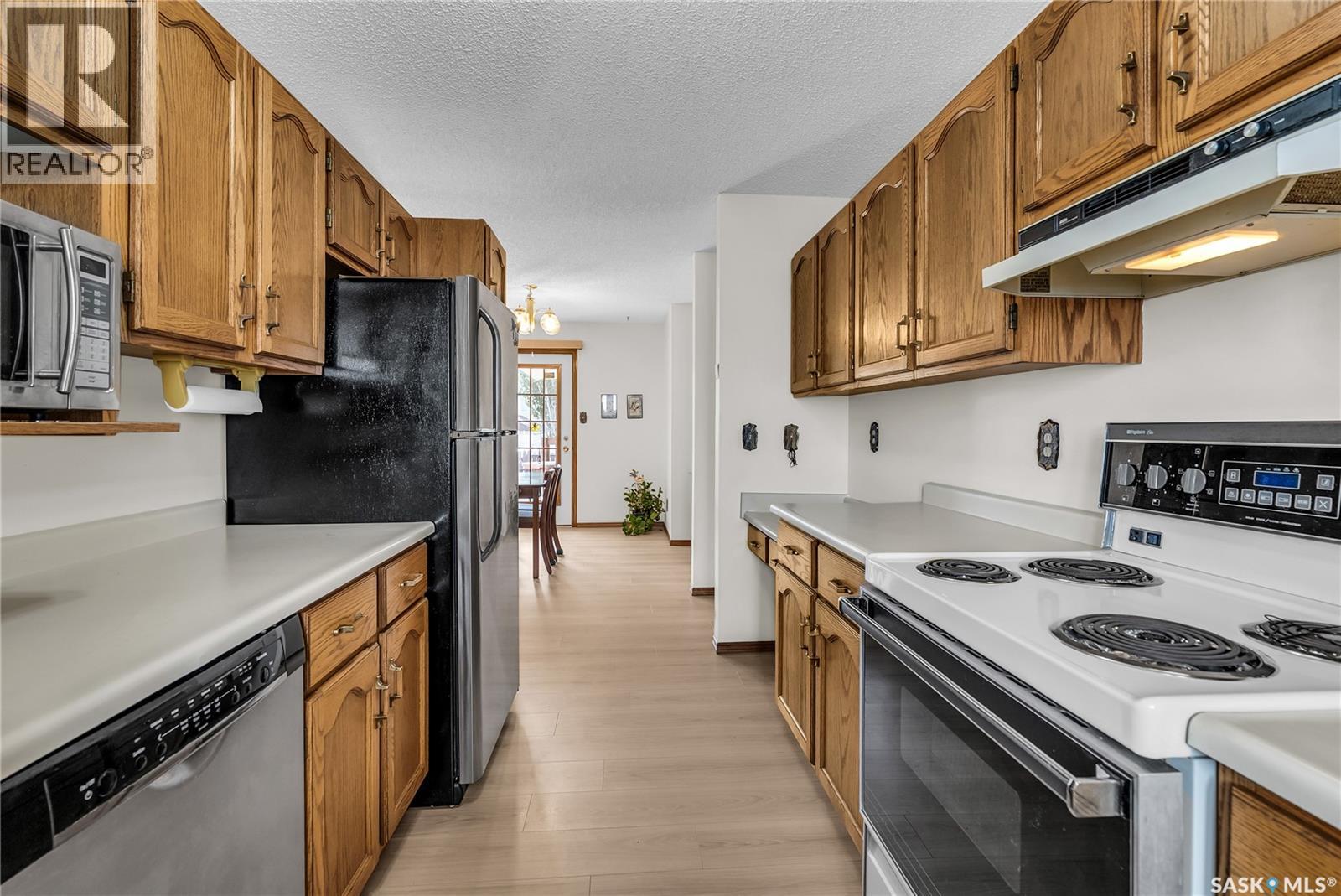 Photo 19 of 502 Hall Crescent, Saskatoon SK