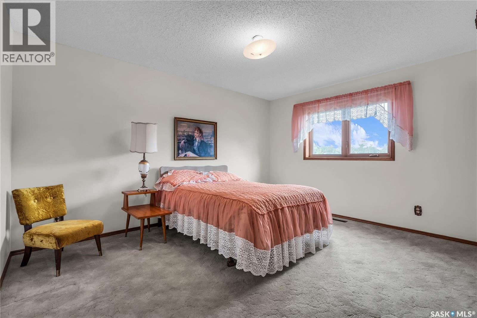 Photo 32 of 502 Hall Crescent, Saskatoon SK