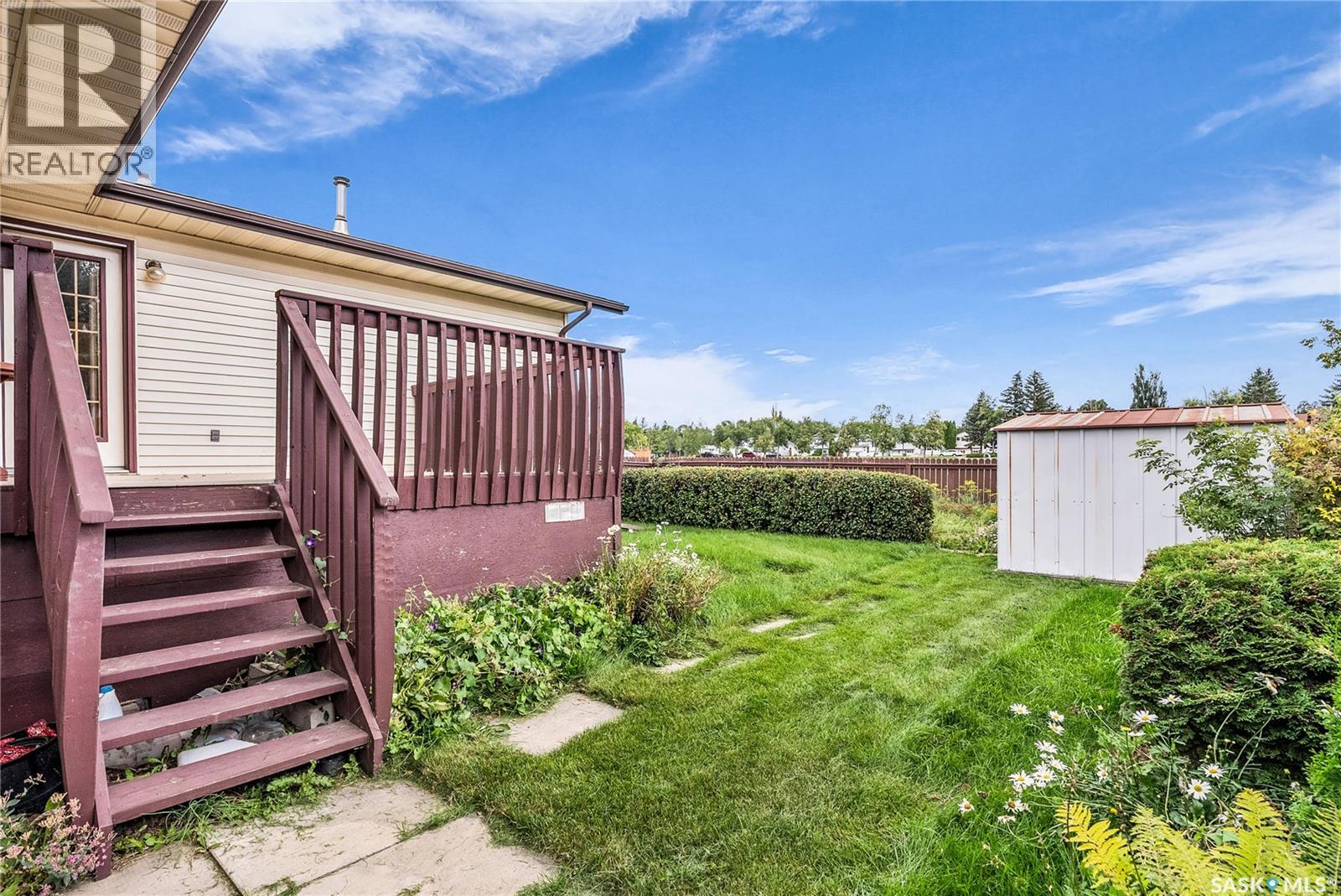 Photo 11 of 502 Hall Crescent, Saskatoon SK