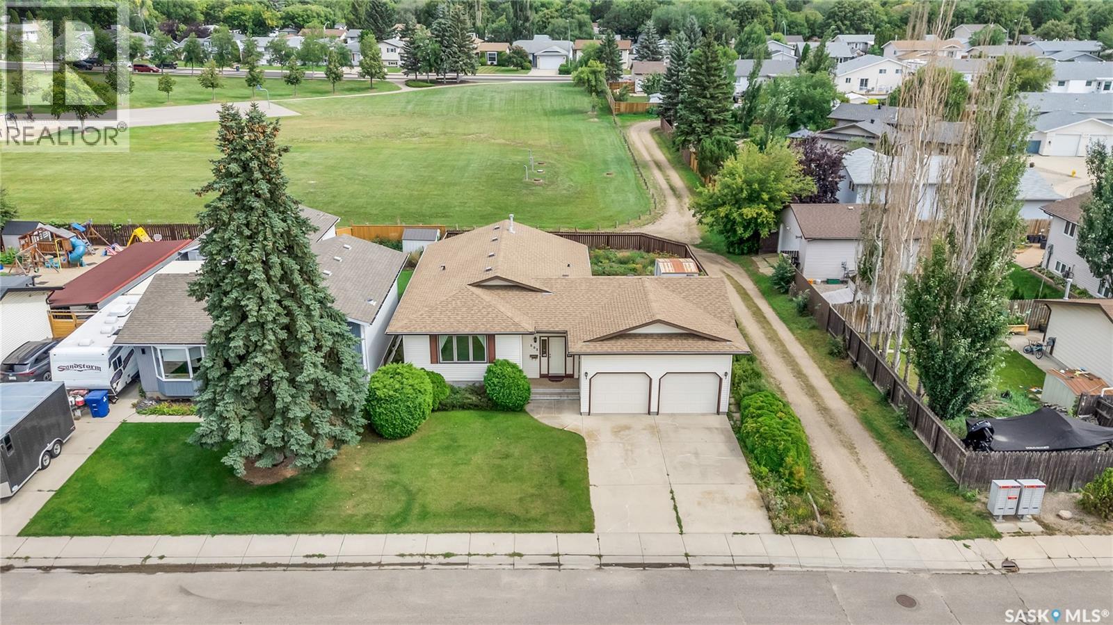 Photo 23 of 502 Hall Crescent, Saskatoon SK