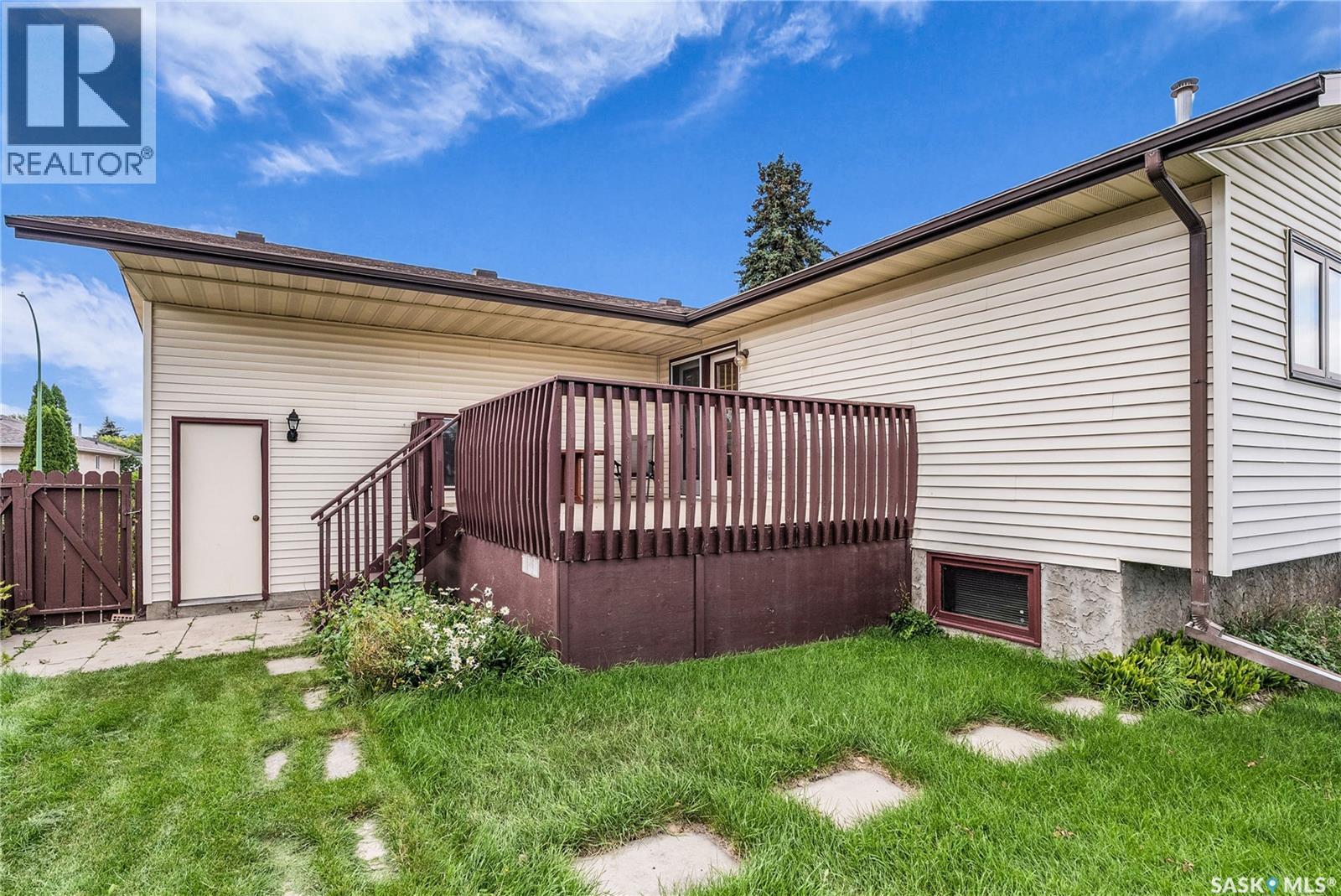 Photo 26 of 502 Hall Crescent, Saskatoon SK
