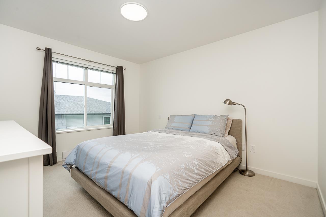 Photo 16 of 47 15235 Sitka Drive, Surrey BC