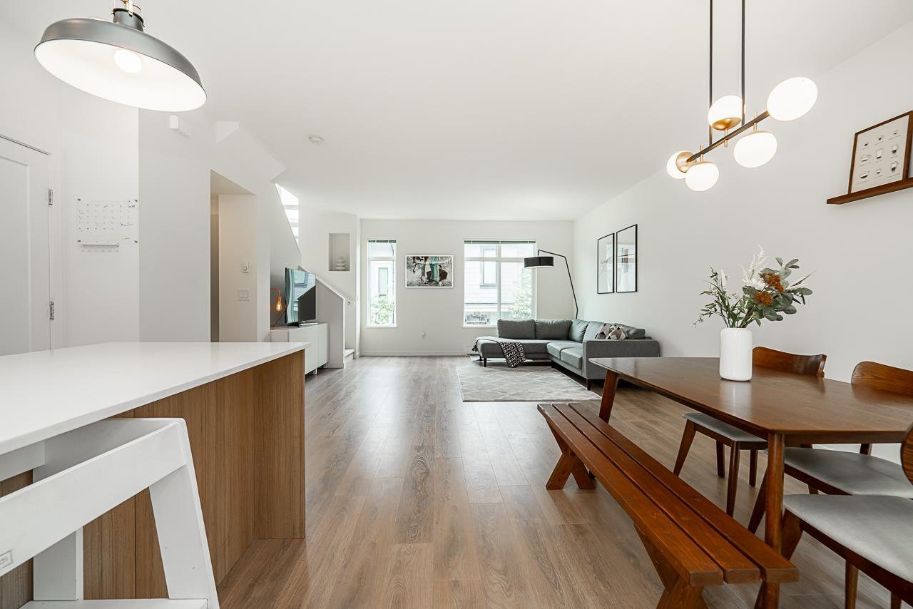 Photo 12 of 47 15235 Sitka Drive, Surrey BC
