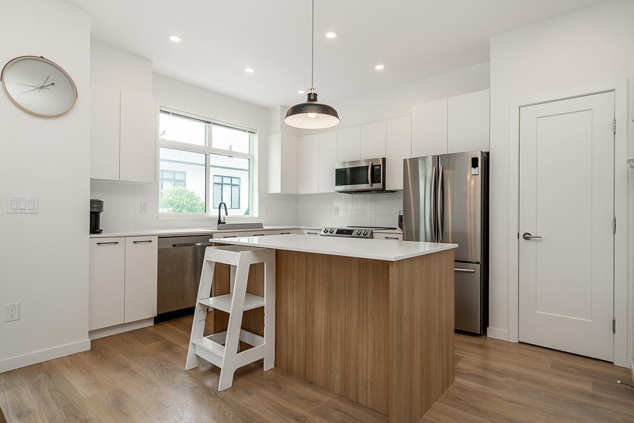 Photo 9 of 47 15235 Sitka Drive, Surrey BC