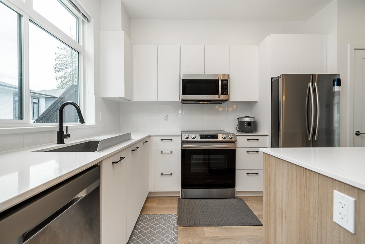 Photo 13 of 47 15235 Sitka Drive, Surrey BC