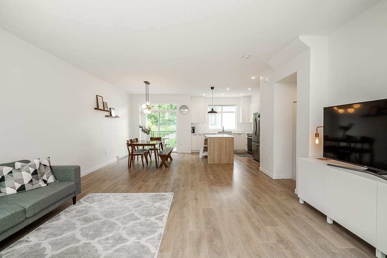 Photo 5 of 47 15235 Sitka Drive, Surrey BC