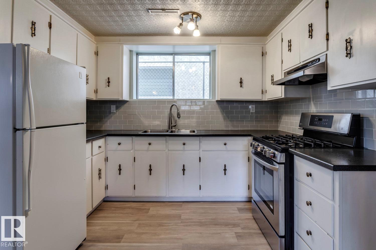Photo 25 of 11348 87 St Nw, Edmonton AB