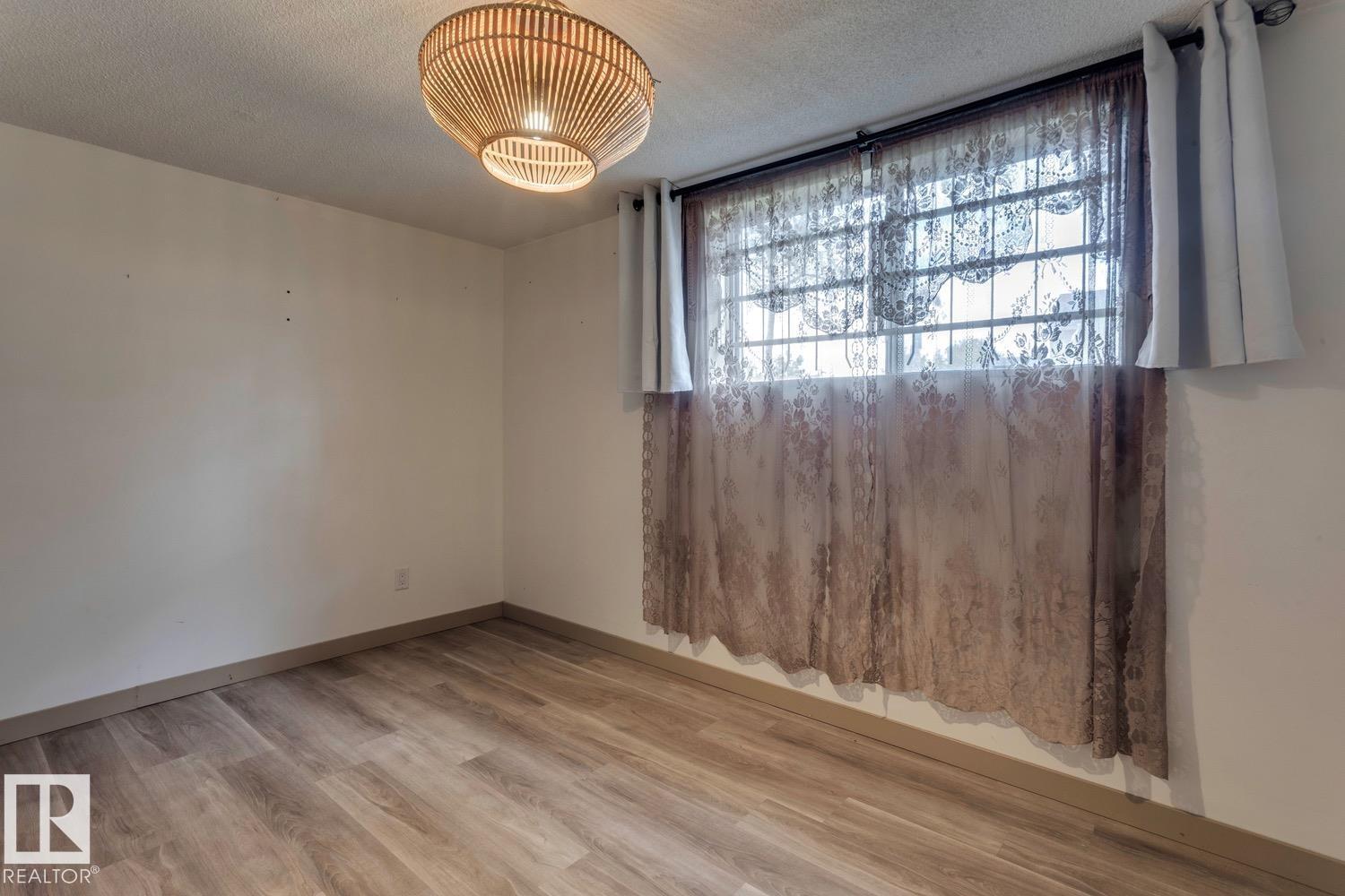Photo 28 of 11348 87 St Nw, Edmonton AB
