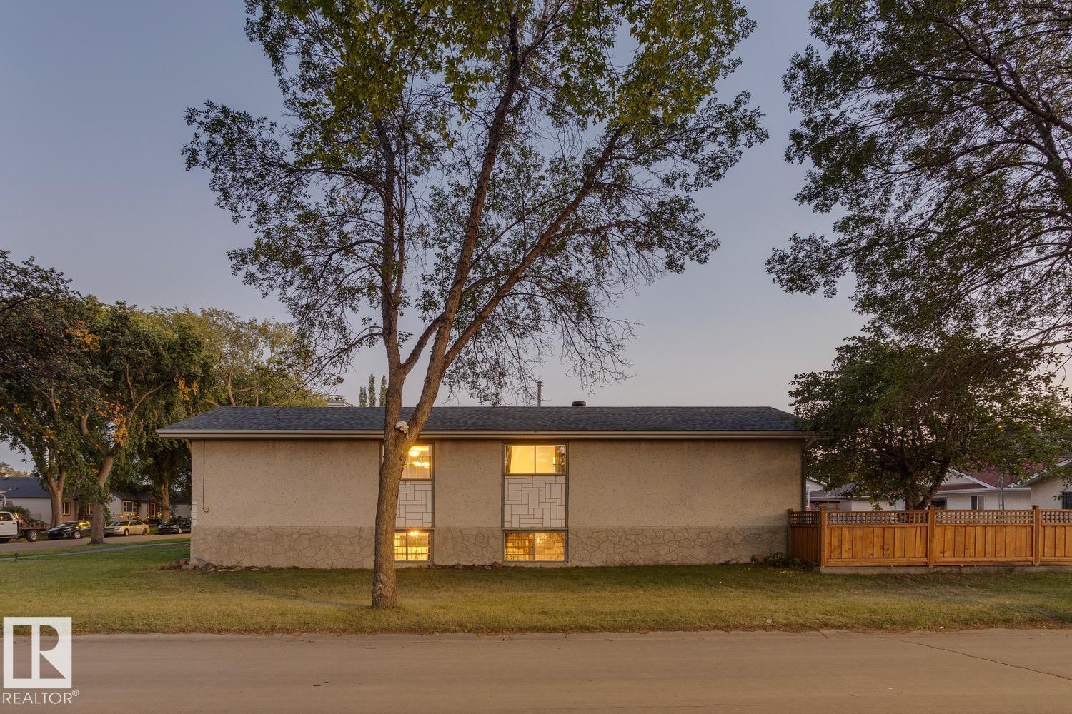 Photo 38 of 11348 87 St Nw, Edmonton AB