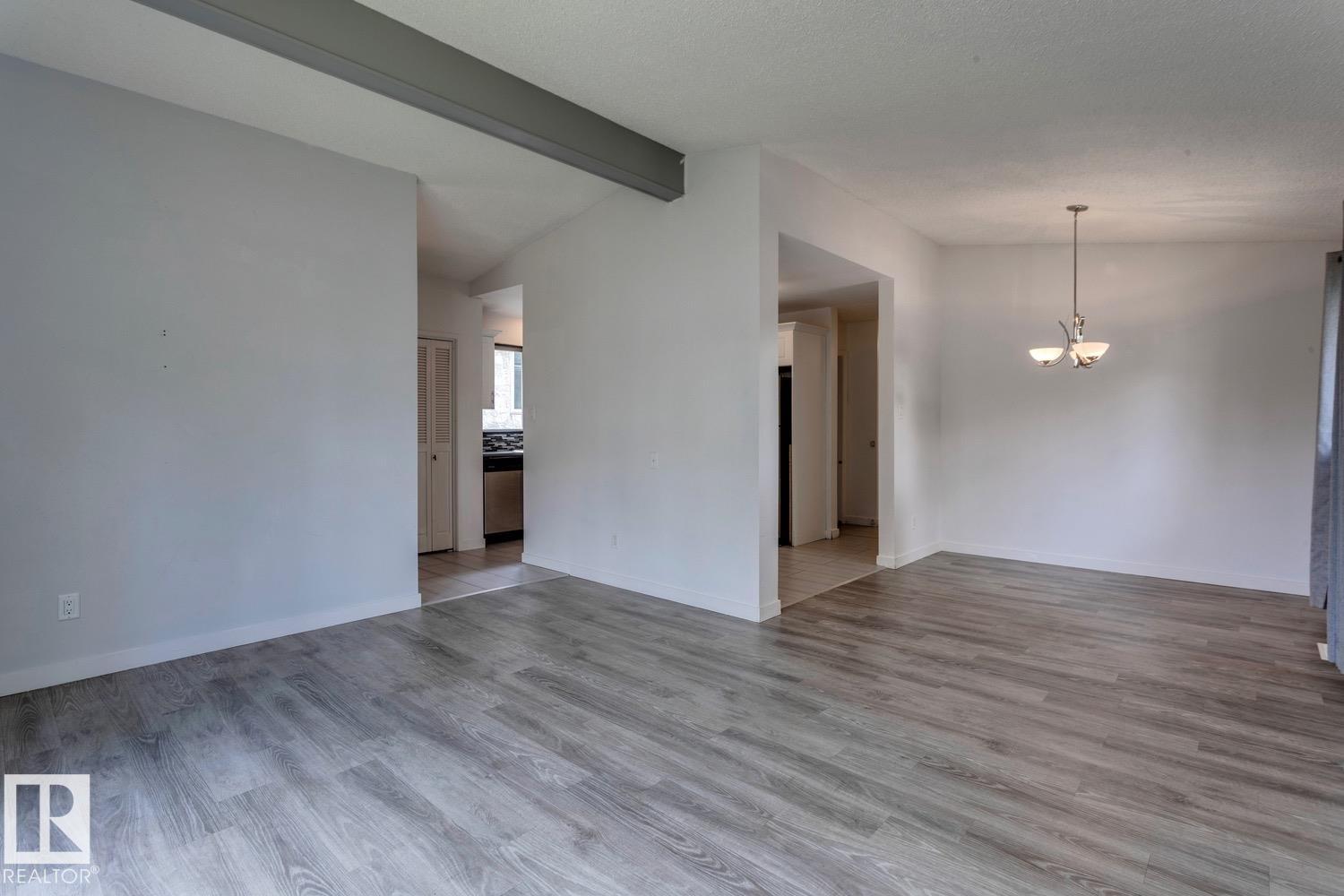 Photo 5 of 11348 87 St Nw, Edmonton AB