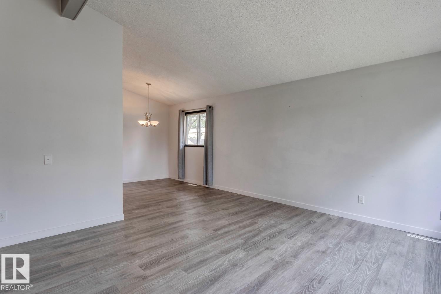 Photo 6 of 11348 87 St Nw, Edmonton AB