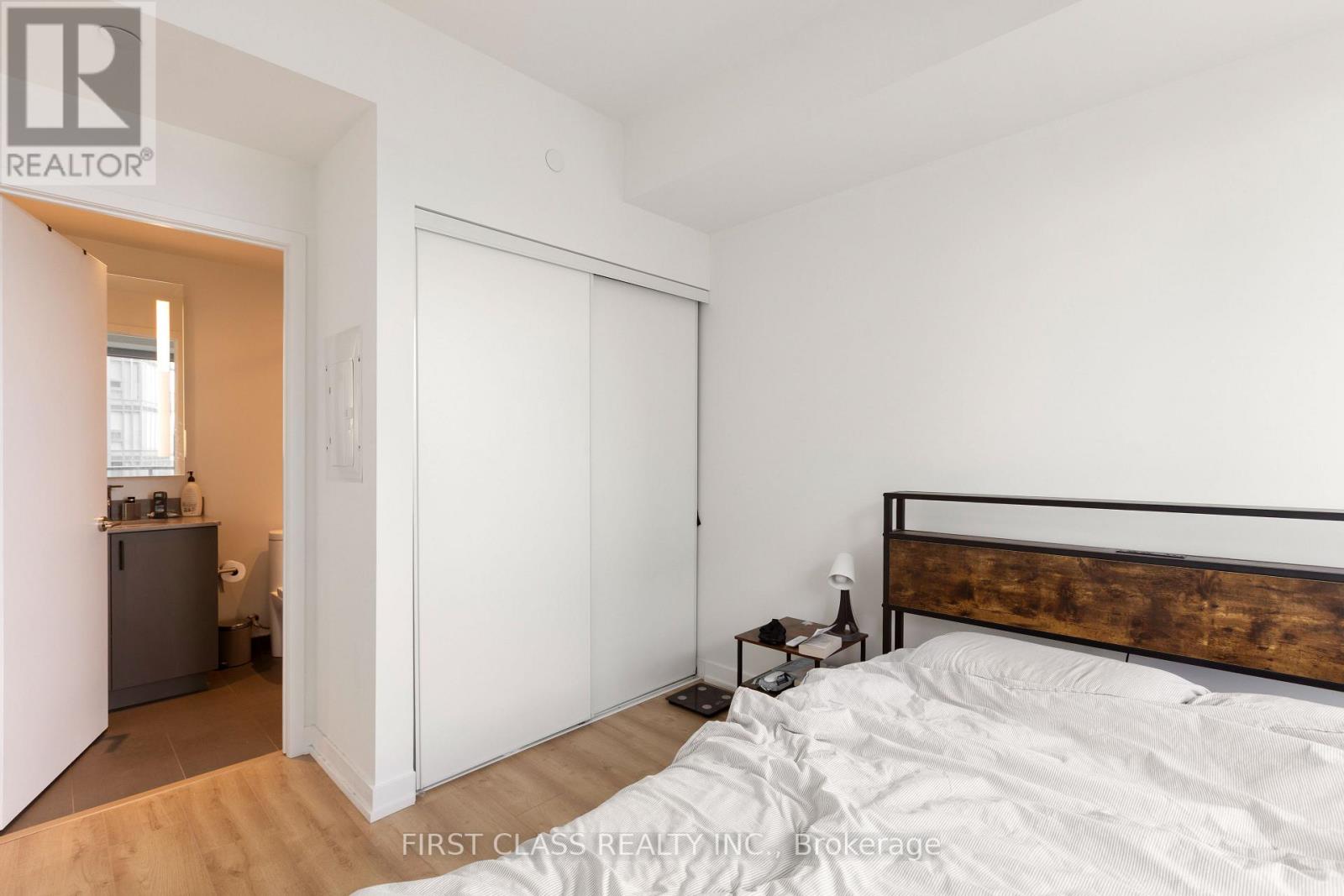 Photo 8 of 2606 135 East Liberty Street, Toronto ON