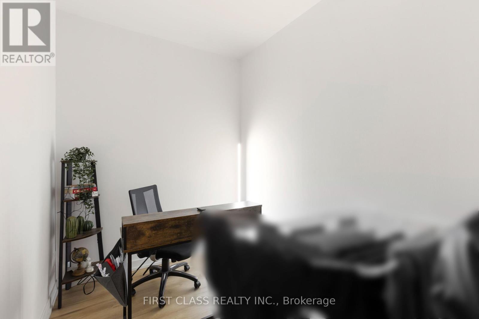 Photo 10 of 2606 135 East Liberty Street, Toronto ON