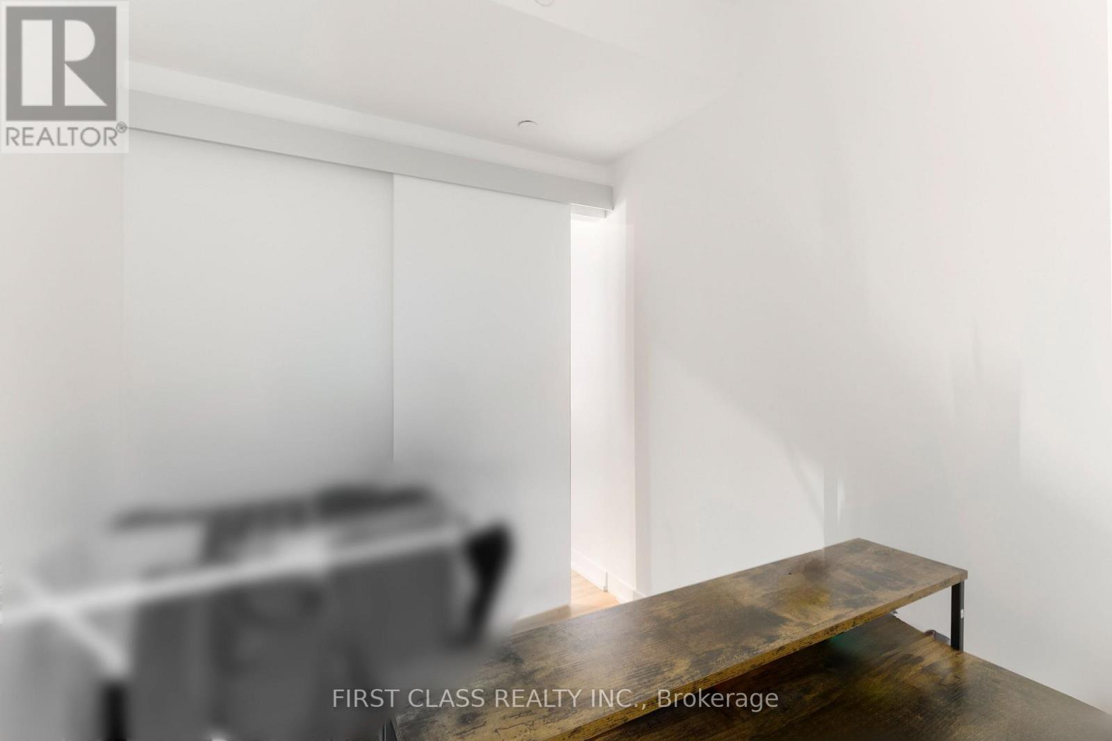 Photo 3 of 2606 135 East Liberty Street, Toronto ON