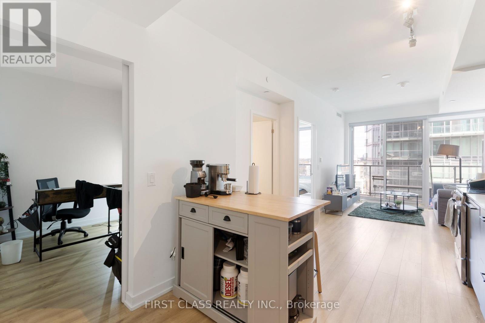 Photo 1 of 2606 135 East Liberty Street, Toronto ON