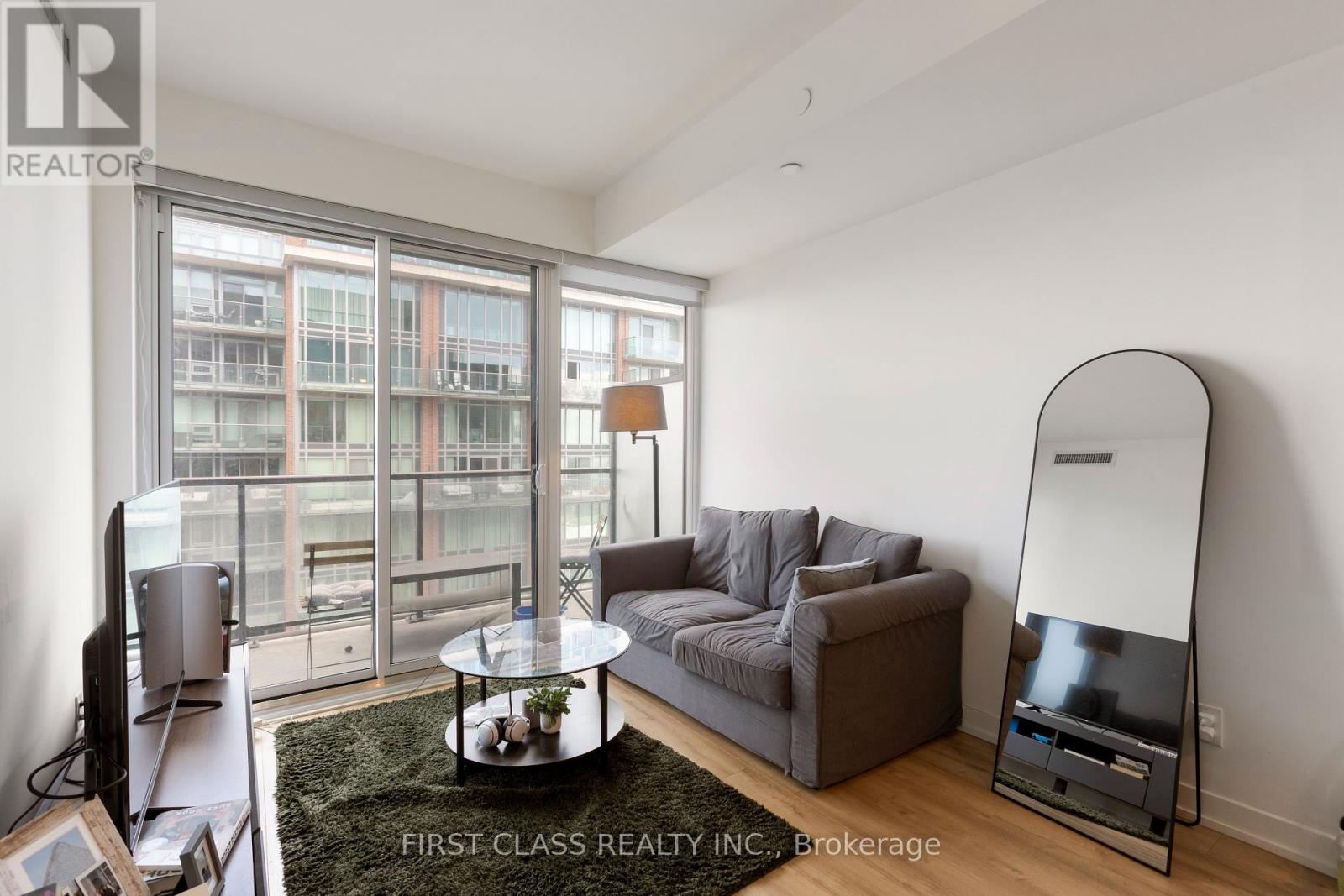 Photo 5 of 2606 135 East Liberty Street, Toronto ON