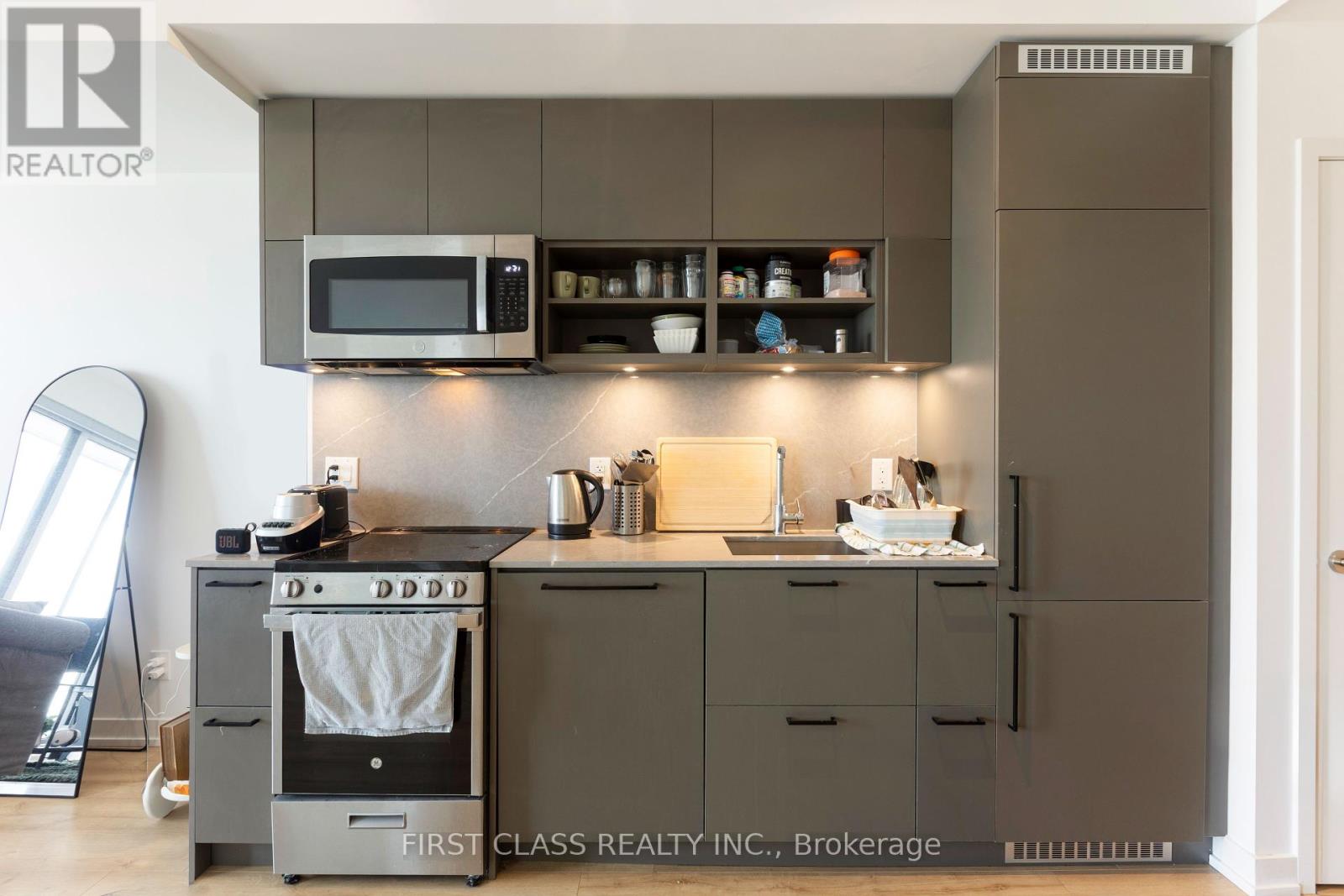Photo 14 of 2606 135 East Liberty Street, Toronto ON