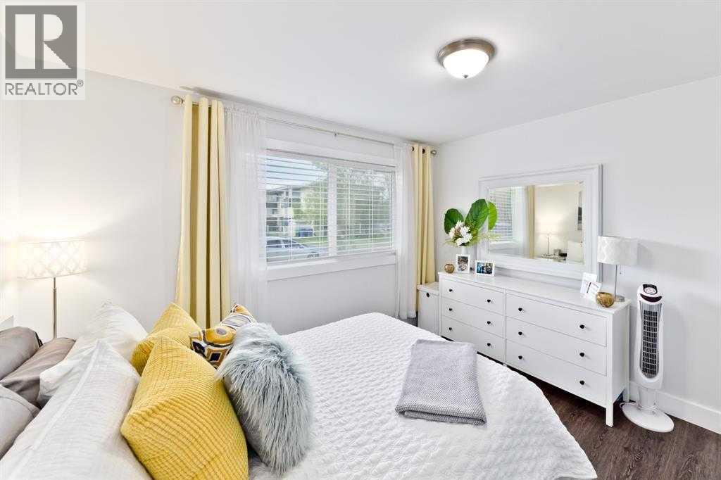 Single Family House Bungalow for Sale in   Avenue SW Kingsland Calgary 