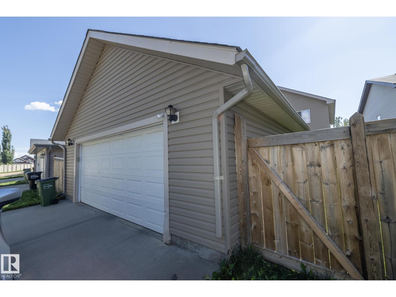 Photo 13 of 7117 South Terwillegar Dr Nw, Edmonton AB