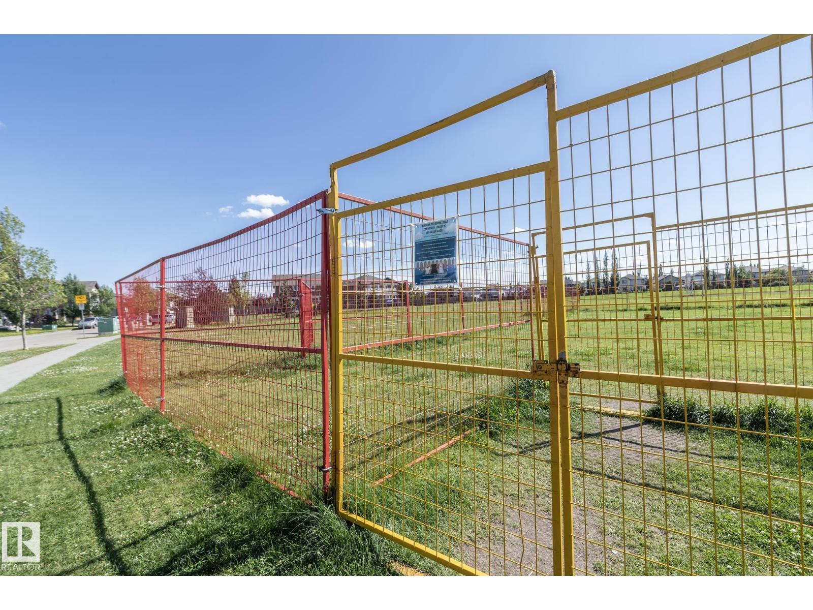 Photo 16 of 7117 South Terwillegar Dr Nw, Edmonton AB