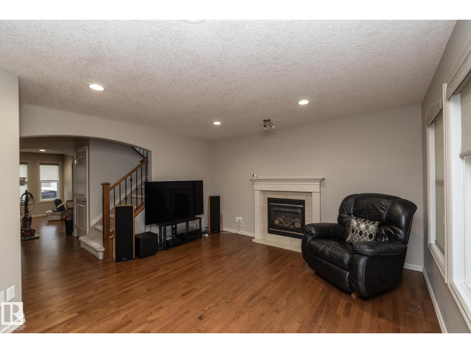 Photo 24 of 7117 South Terwillegar Dr Nw, Edmonton AB