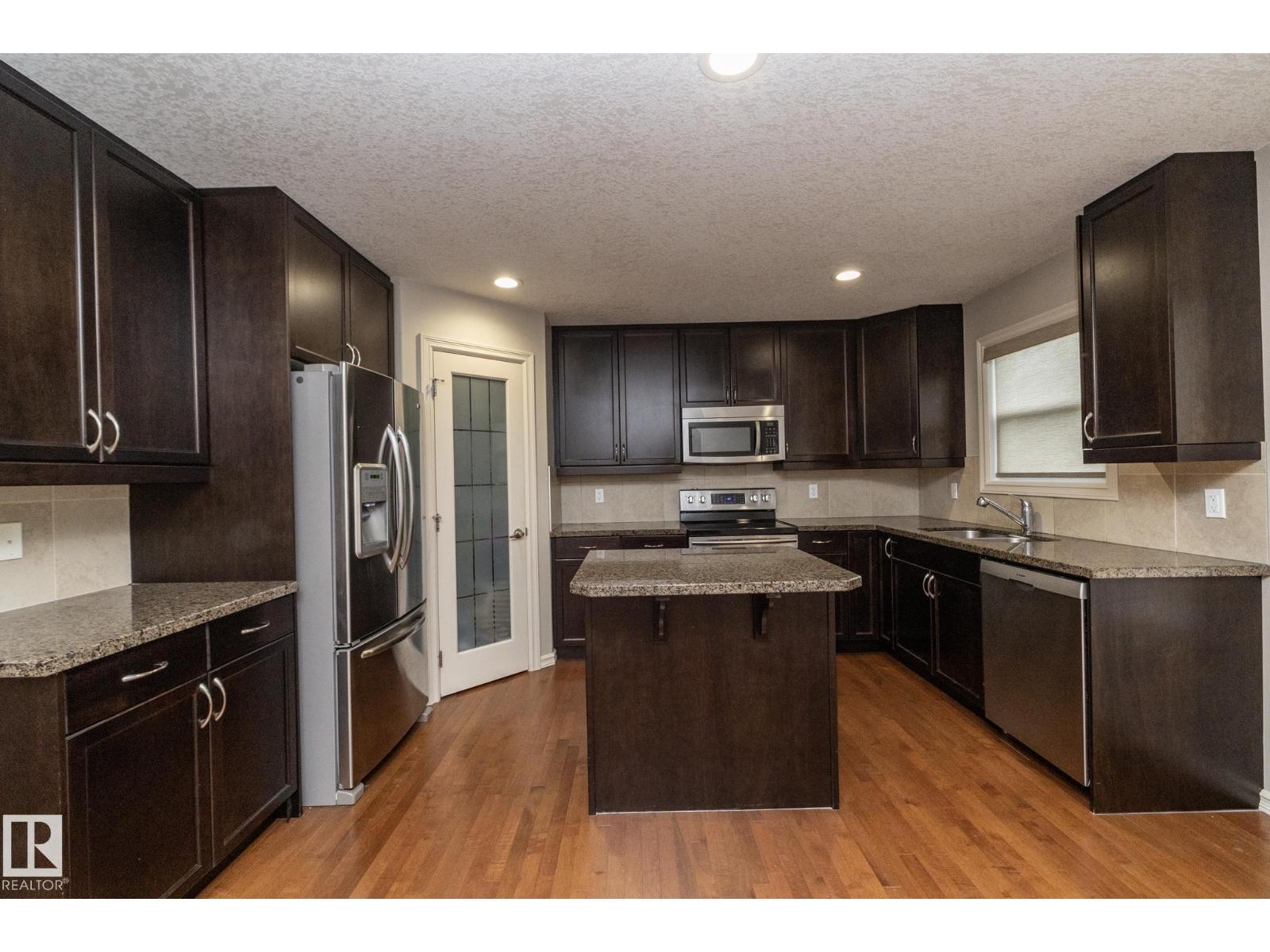 Photo 33 of 7117 South Terwillegar Dr Nw, Edmonton AB