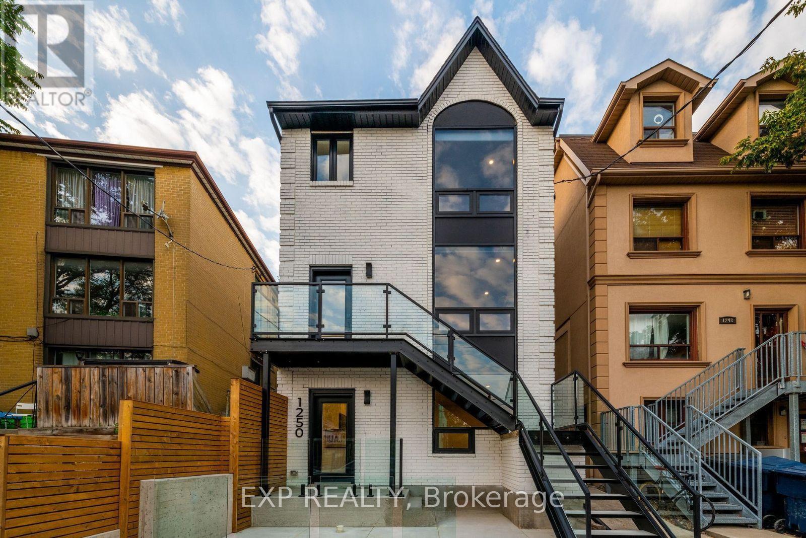 Photo 8 of 3 1250 Davenport Avenue, Toronto ON