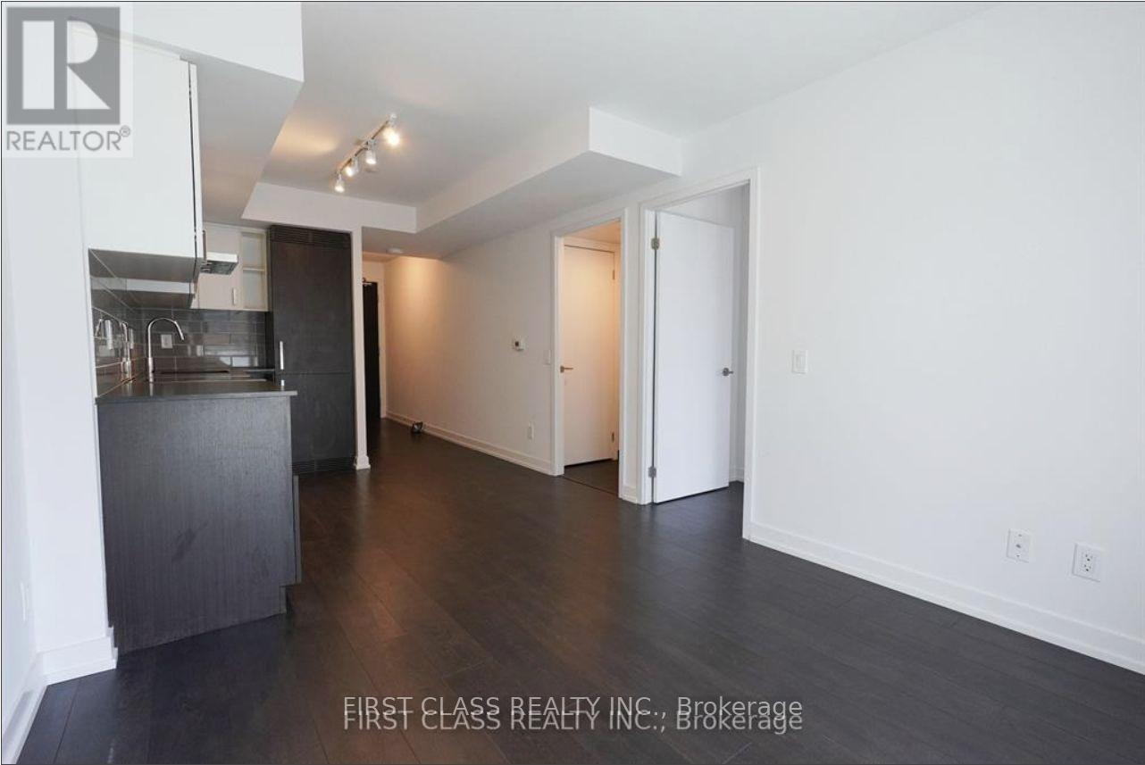Photo 4 of 712 125 Redpath Avenue, Toronto ON