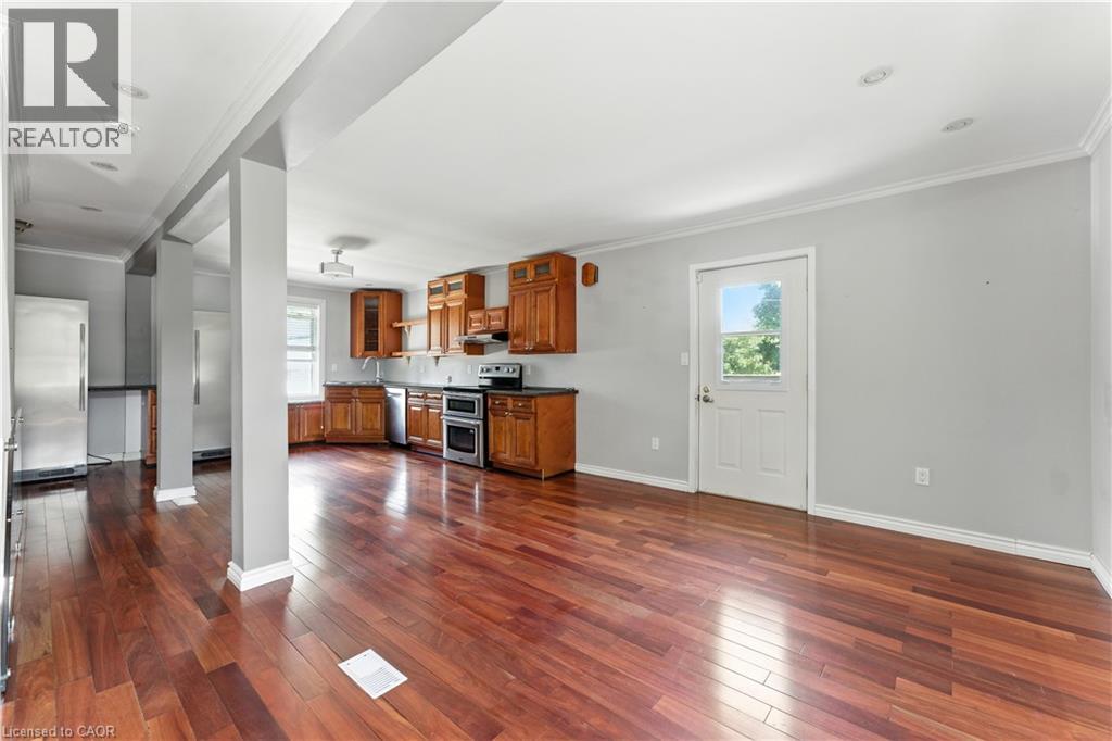 Photo 32 of 63 Elliott Street, Cambridge ON