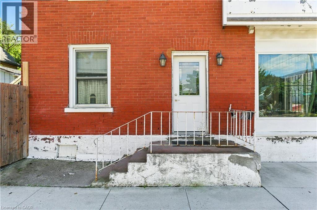 Photo 25 of 63 Elliott Street, Cambridge ON