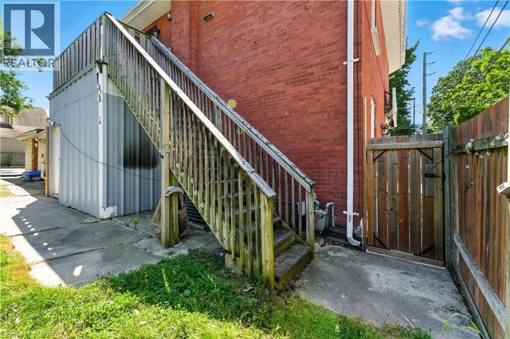 Photo 43 of 63 Elliott Street, Cambridge ON