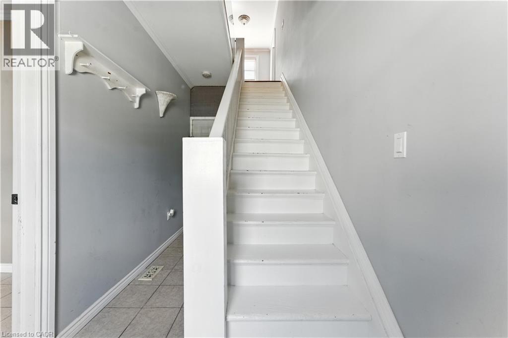 Photo 9 of 63 Elliott Street, Cambridge ON