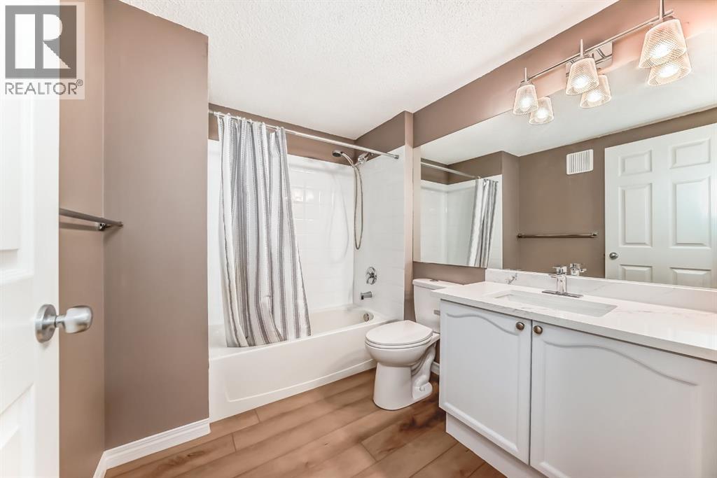 Single Family House for Sale in   Country Village Bay NE Country Hills Village Calgary 