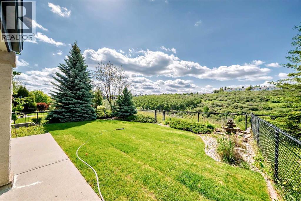 Single Family House for Sale in  Edgeridge Circle NW Edgemont Calgary 
