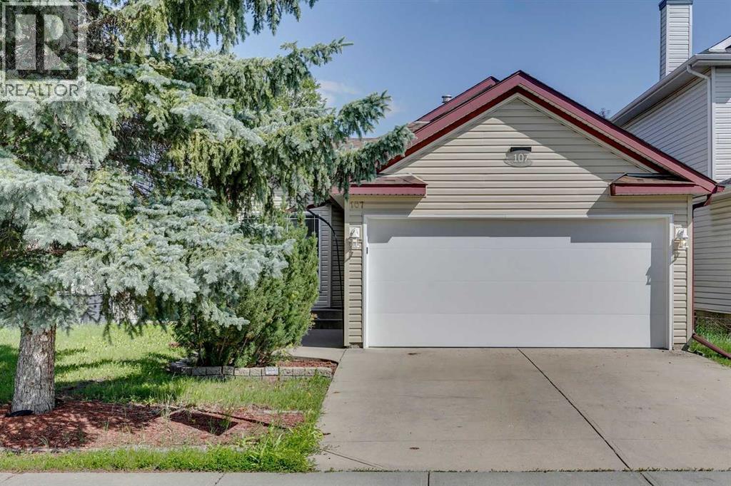 Single Family House 3 Level for Sale in  Somercrest Gardens SW Somerset Calgary 