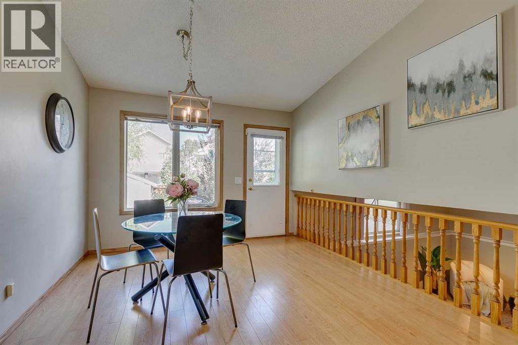 Single Family House 3 Level for Sale in  Somercrest Gardens SW Somerset Calgary 