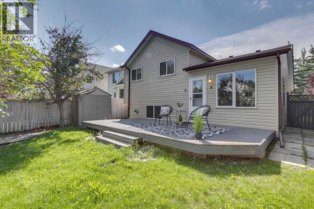 Single Family House 3 Level for Sale in  Somercrest Gardens SW Somerset Calgary 