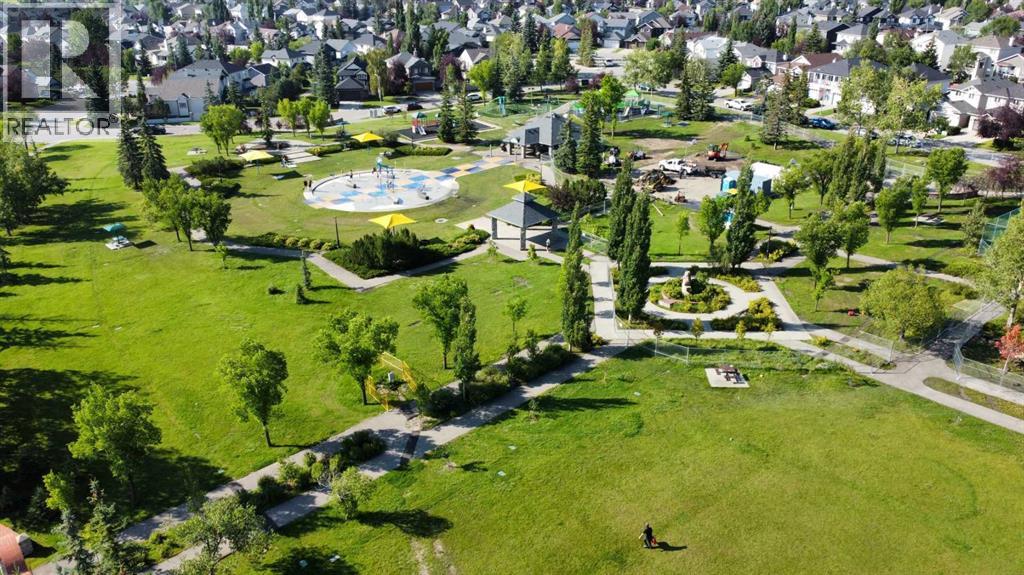 Single Family House 3 Level for Sale in  Somercrest Gardens SW Somerset Calgary 