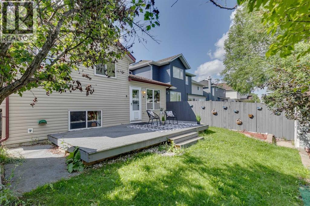 Single Family House 3 Level for Sale in  Somercrest Gardens SW Somerset Calgary 