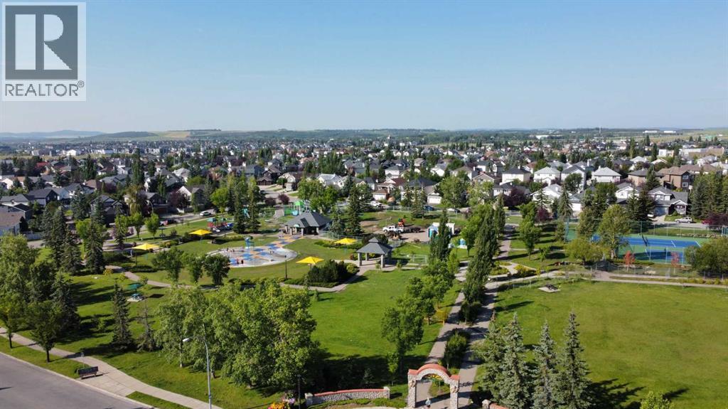 Single Family House 3 Level for Sale in  Somercrest Gardens SW Somerset Calgary 