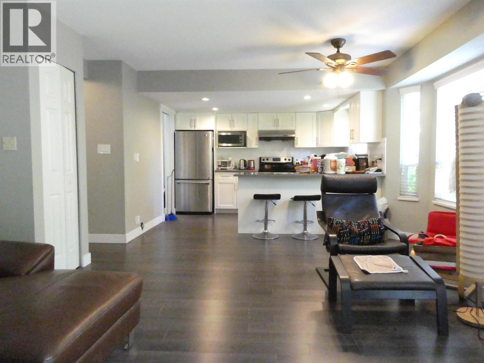 Photo 5 of 8631 Dolphin Court, Richmond BC
